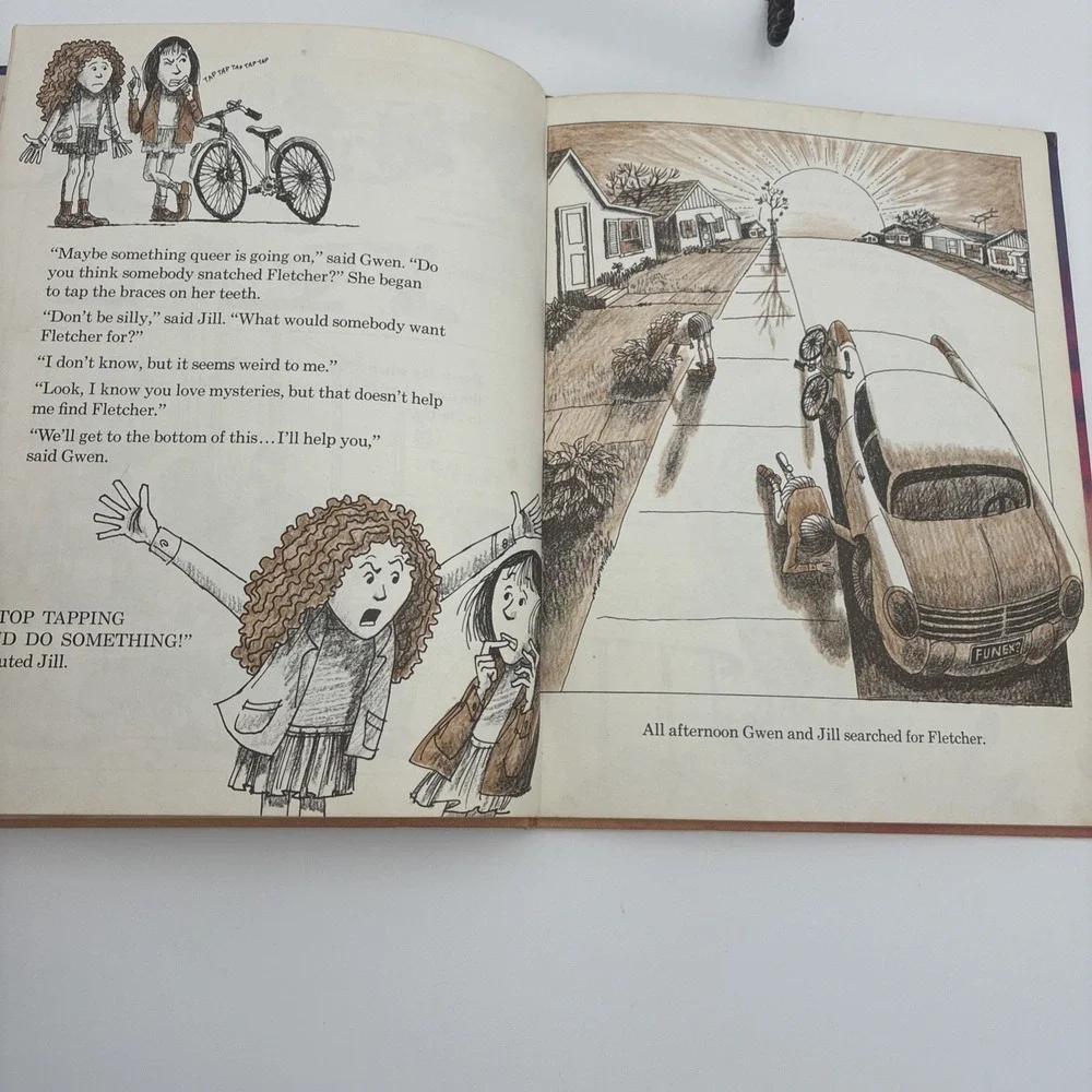 Something Queer Is Going On Elizabeth Levy Mordicai Gerstein 1973 First Printing